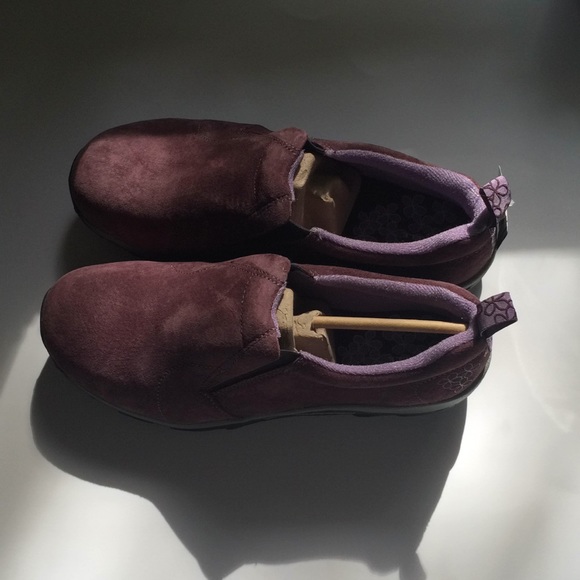 Shoes - Picture 3 of 5